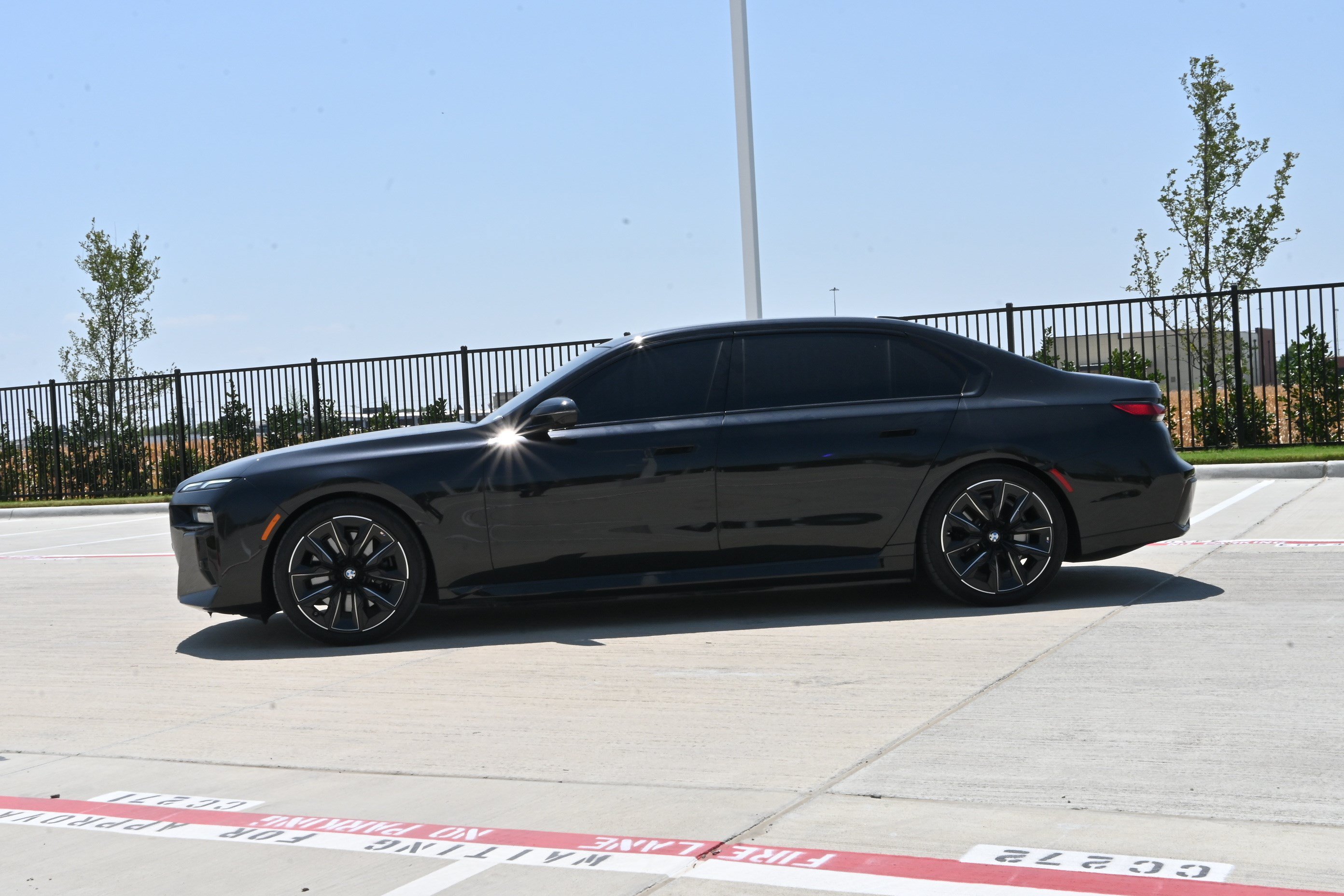 Certified 2024 BMW i7 eDrive50 w/ M Sport Package RWD image 6