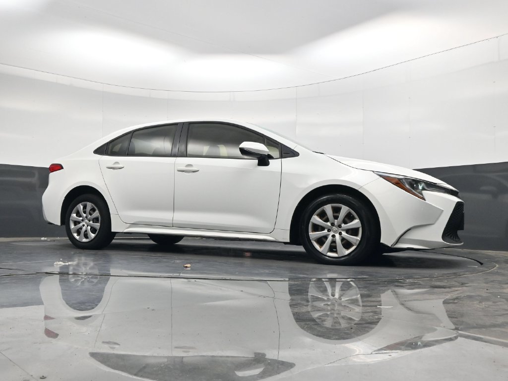 Used 2020 Toyota Corolla LE FWD image 29