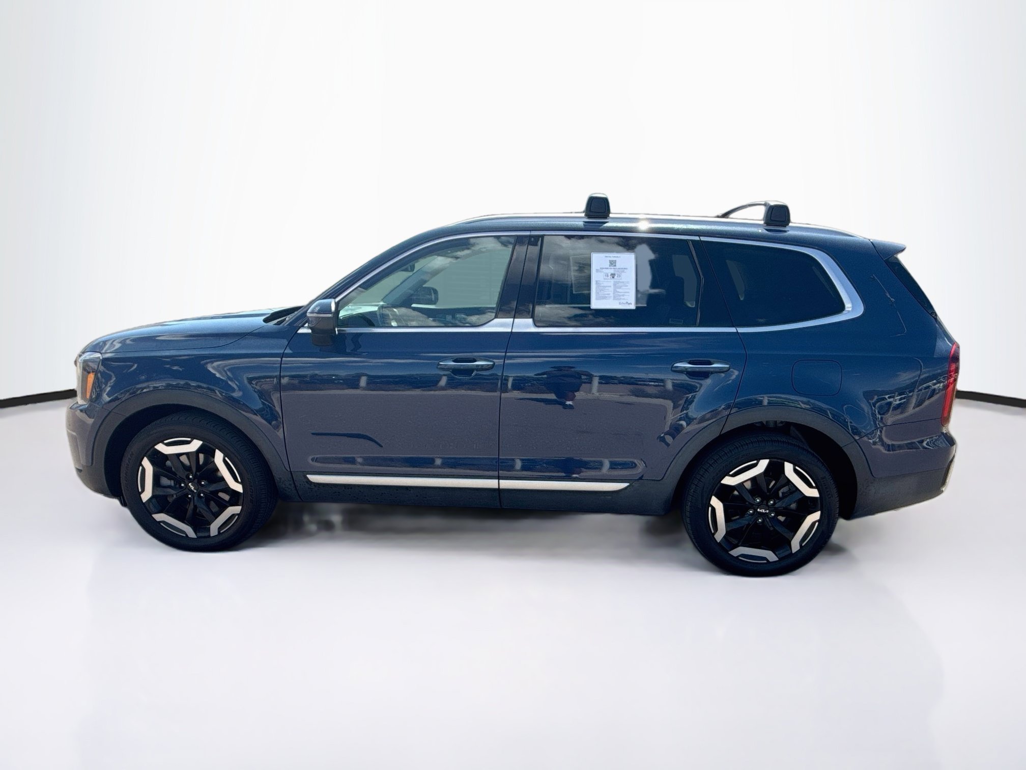 Used 2025 Kia Telluride S AWD/4WD image 4