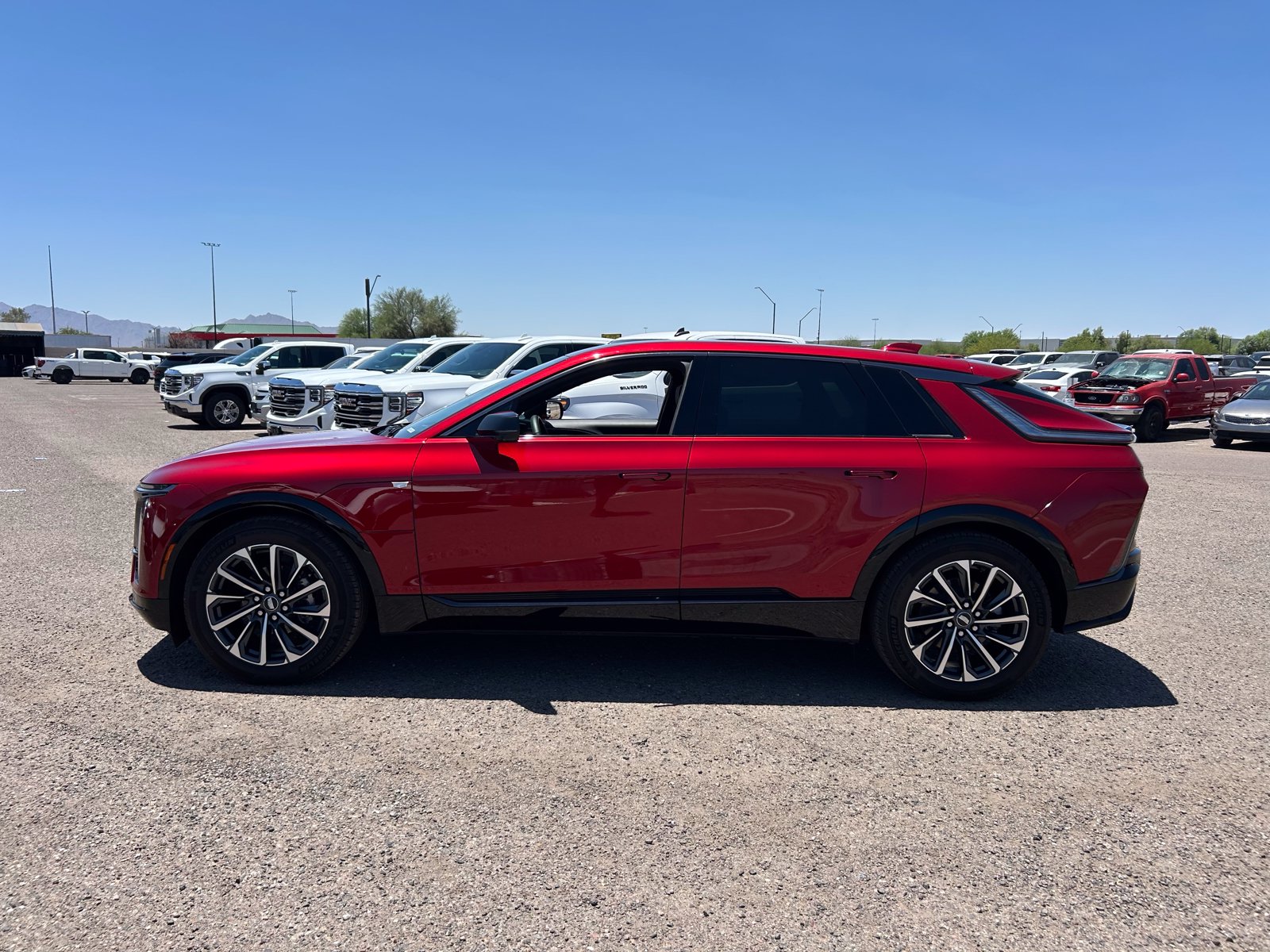 Used 2024 Cadillac Lyriq Sport RWD image 2
