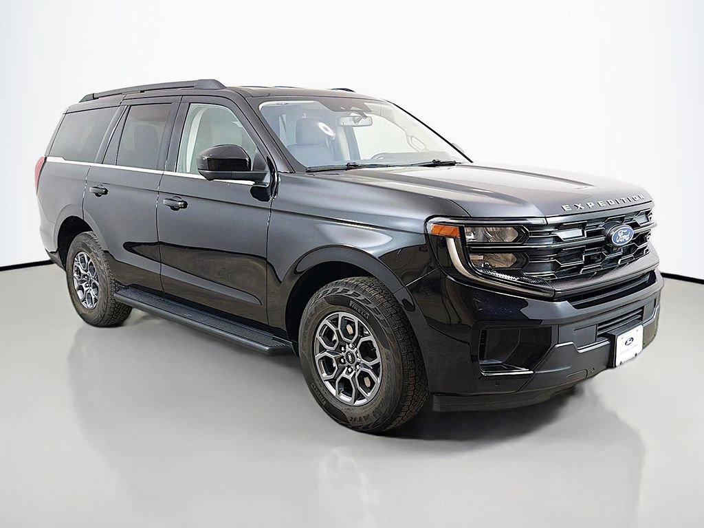 Used 2025 Ford Expedition Active AWD/4WD image 2