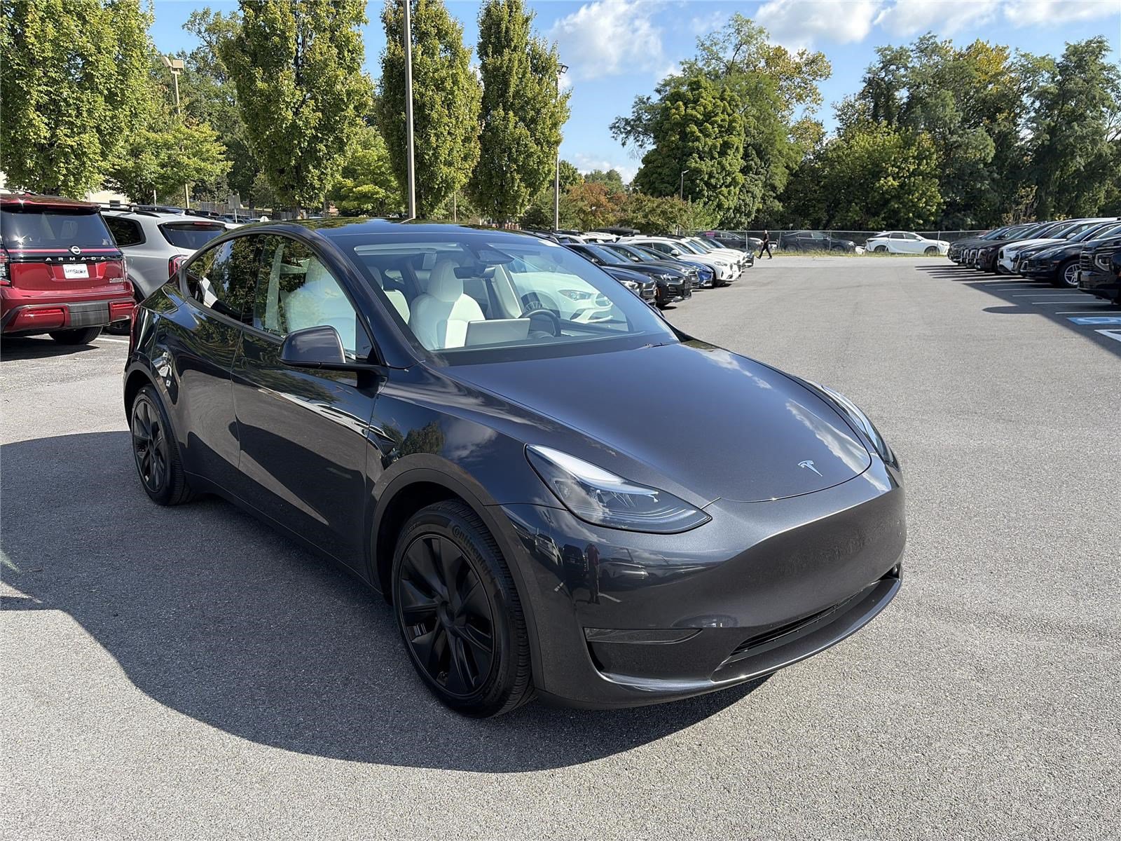 Used 2025 Tesla Model Y Long Range RWD image 7