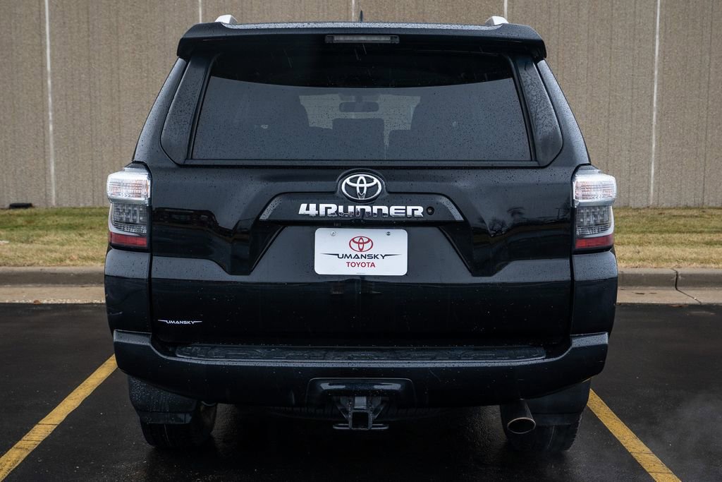 Used 2018 Toyota 4Runner SR5 image 6