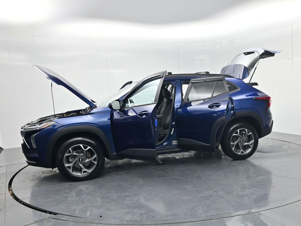 Used 2024 Chevrolet Trax LT w/ LT Convenience Package image 60