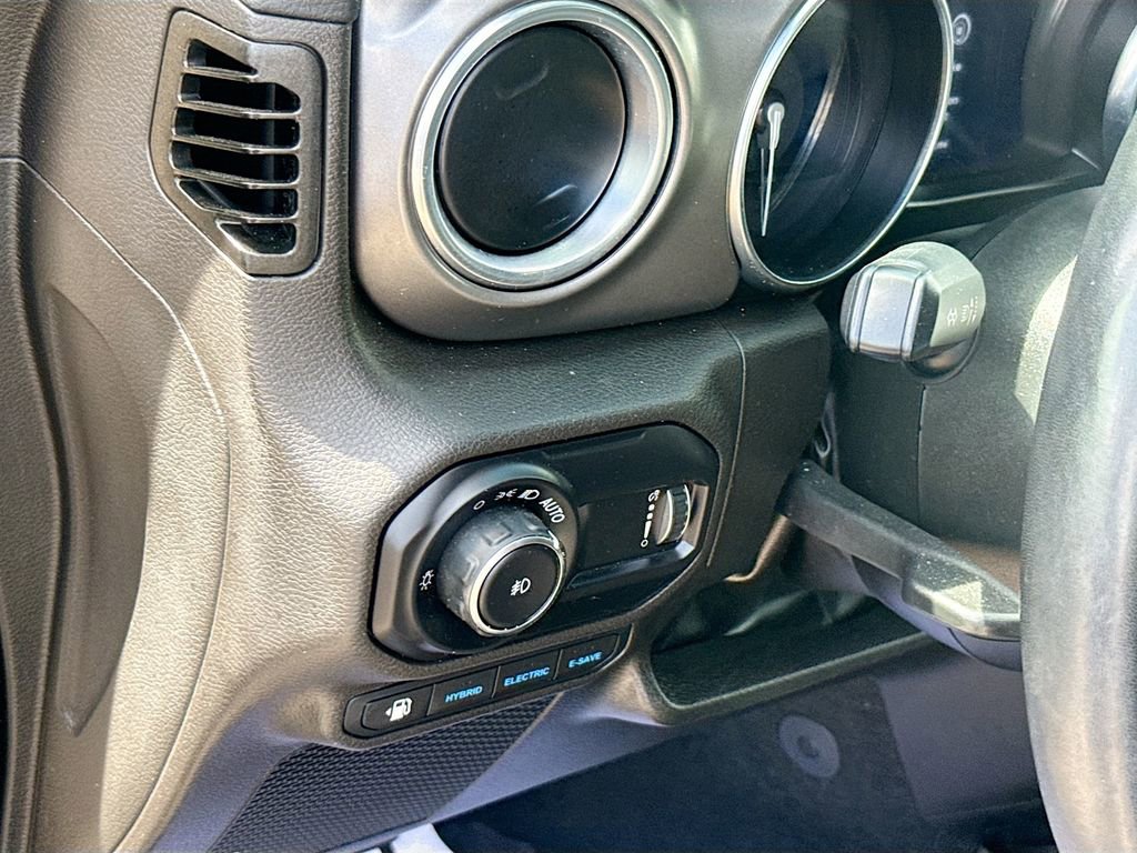 Used 2023 Jeep Wrangler Unlimited Rubicon 4xe w/ Cold Weather Group AWD/4WD image 11