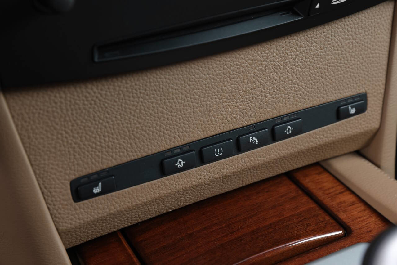 Used 2006 BMW M5 image 61