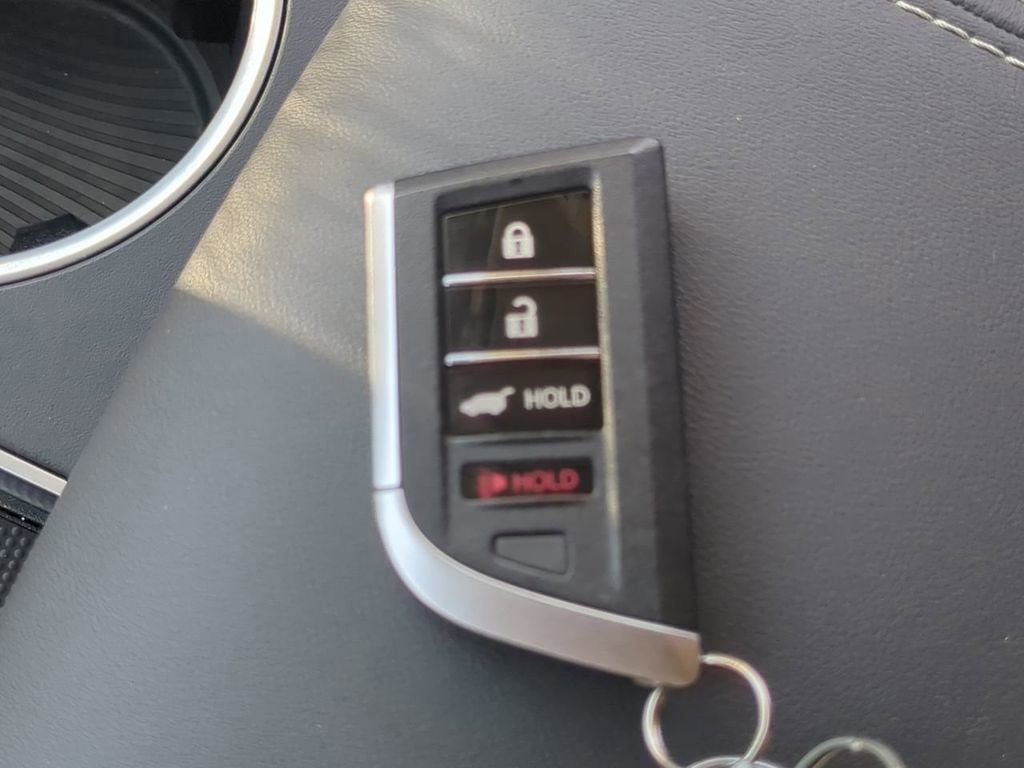 Used 2022 Acura MDX SH-AWD w/ Technology Package image 30