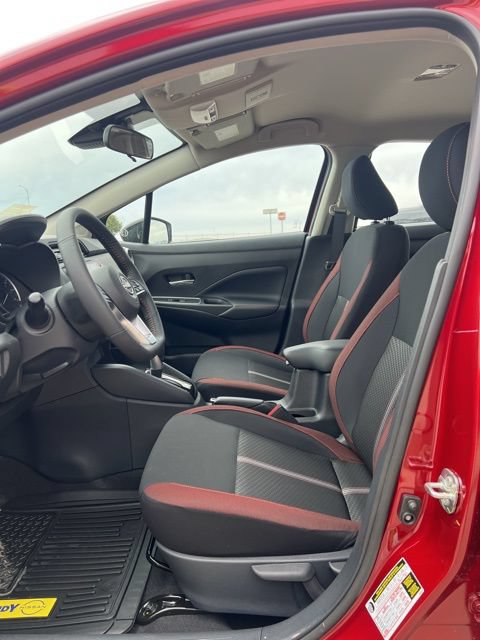 Used 2025 Nissan Versa SR w/ Trunk Package FWD image 9