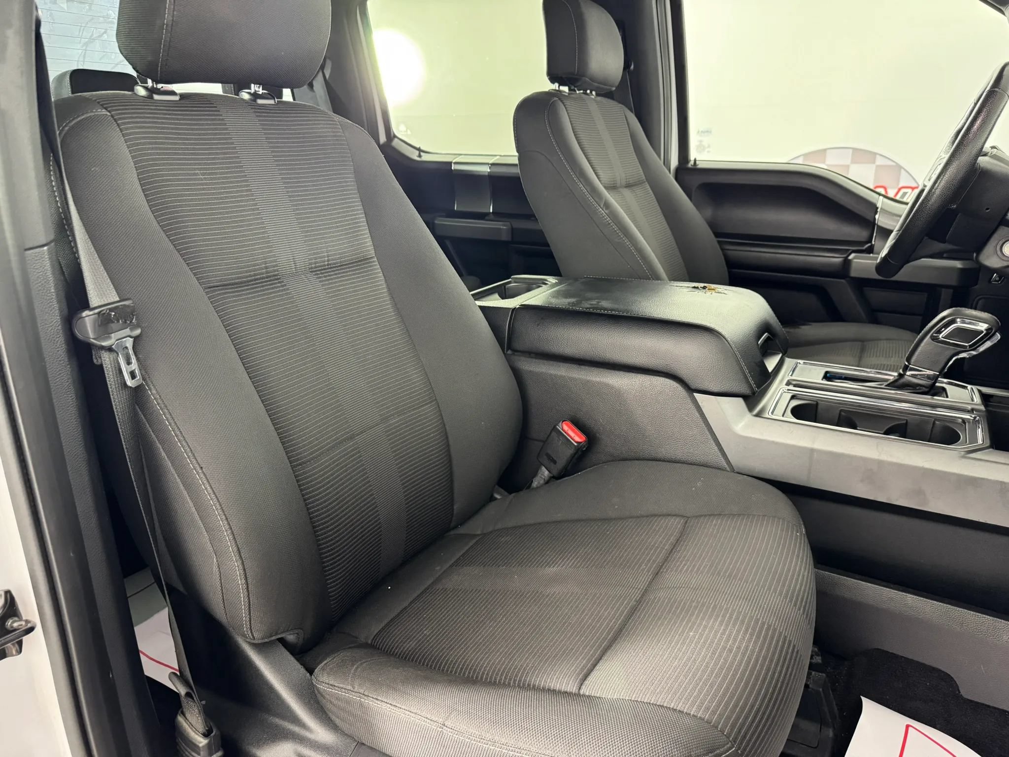Used 2016 Ford F150 XLT w/ Equipment Group 302A Luxury AWD/4WD image 31