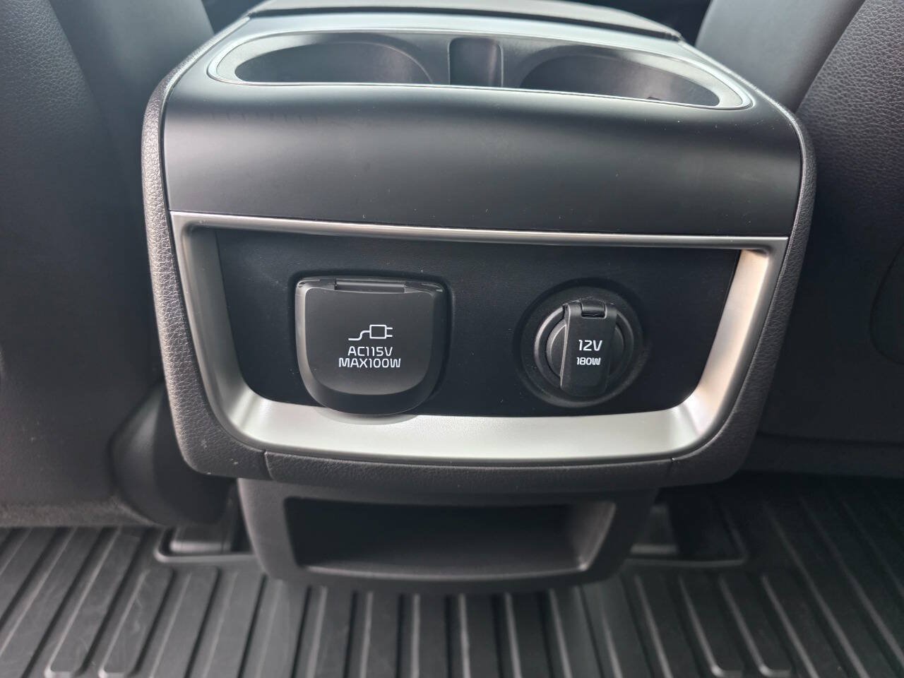 Used 2025 Kia Carnival SX w/ SX Dark Edition Package FWD image 25