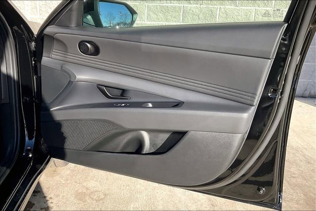 New 2025 Hyundai Elantra SEL image 28
