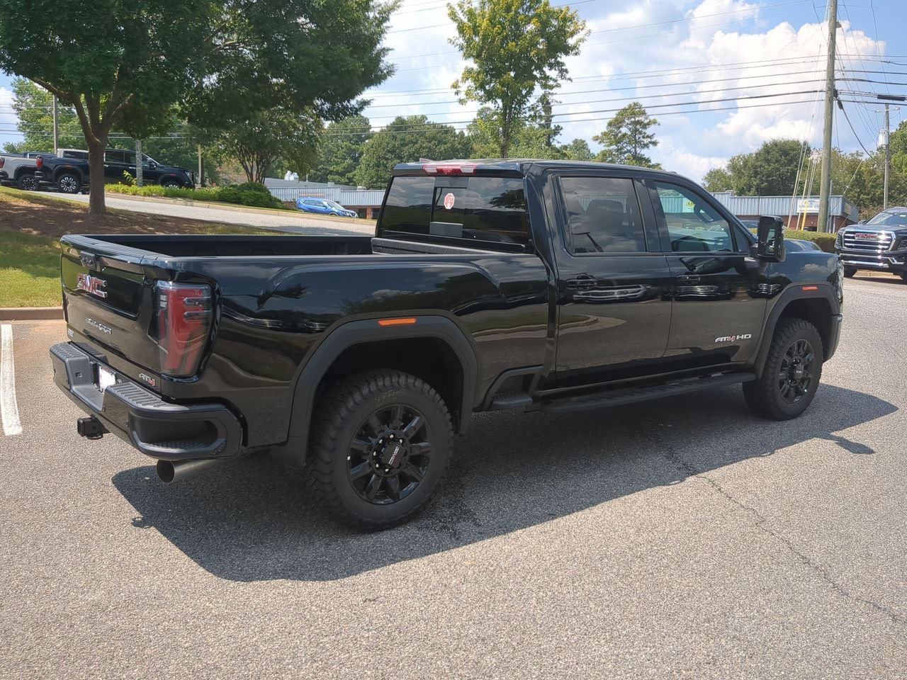 New 2026 GMC Sierra 2500 AT4 w/ AT4 Premium Plus Package AWD/4WD image 8