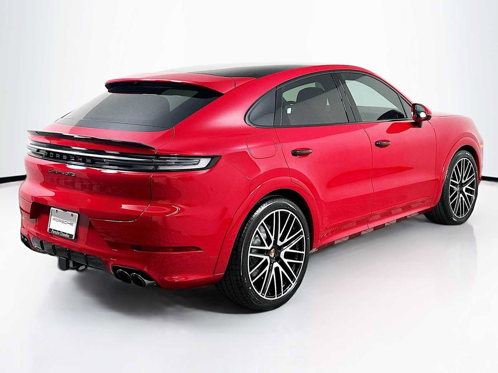 Certified 2025 Porsche Cayenne GTS AWD/4WD image 8