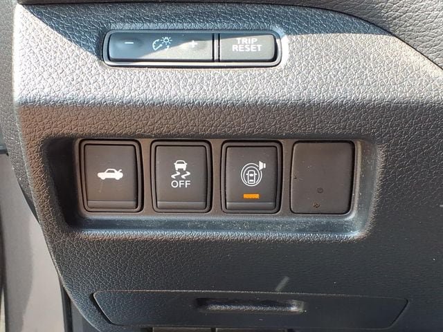 Used 2015 Nissan Altima 2.5 SV w/ Convenience Package FWD image 17