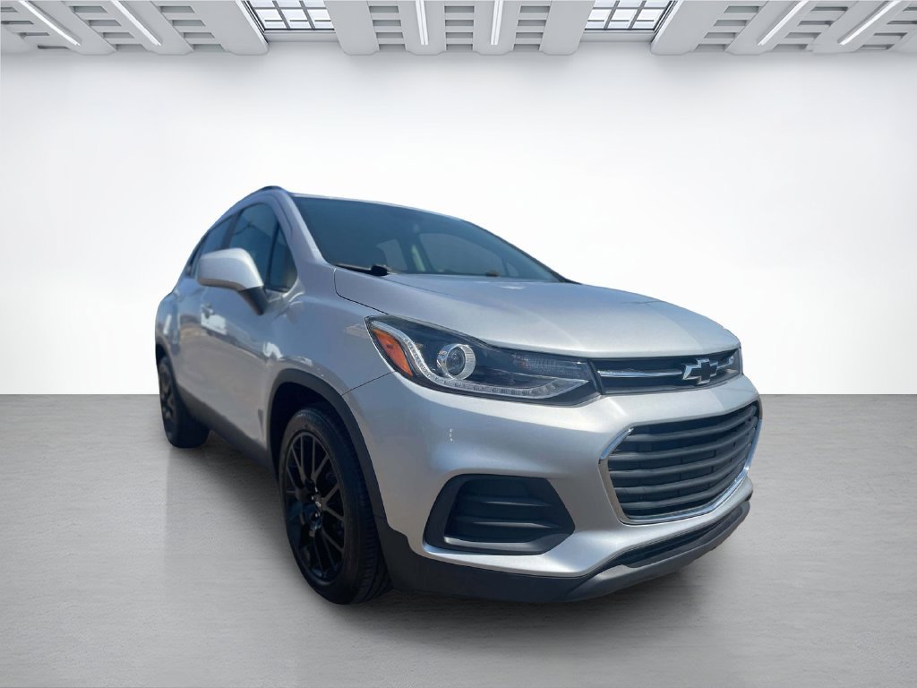 Used 2021 Chevrolet Trax LT w/ Sport Edition FWD image 3