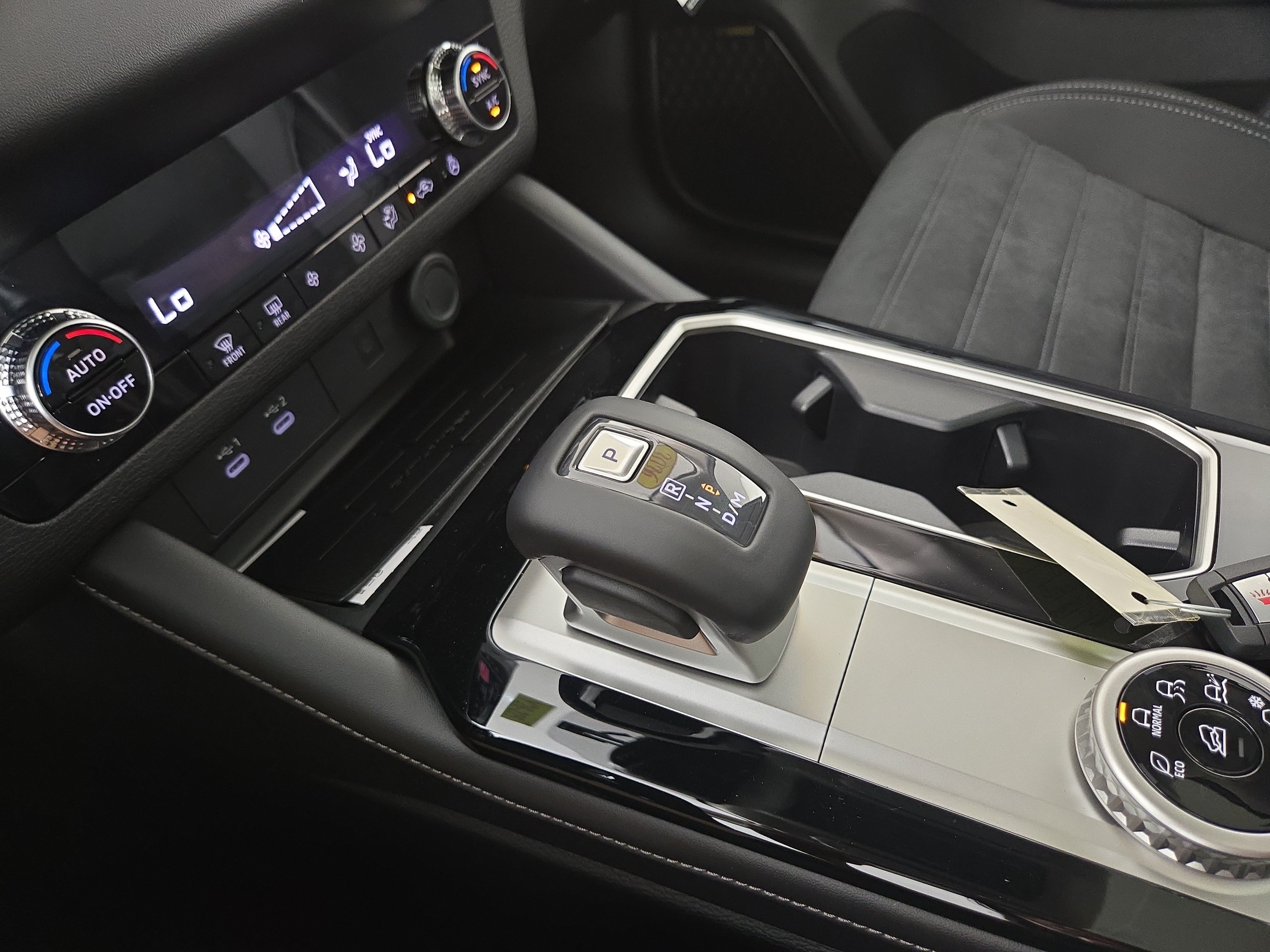 New 2026 Mitsubishi Outlander SE FWD image 24