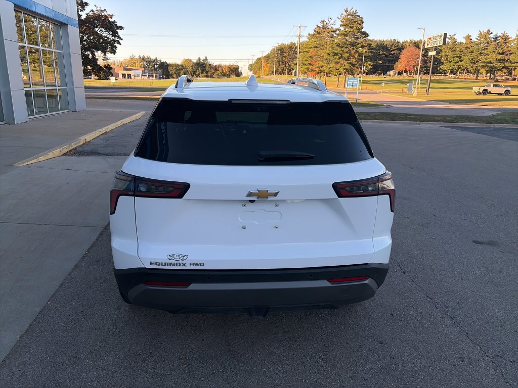 Used 2025 Chevrolet Equinox LT w/ Convenience Package II AWD/4WD image 8