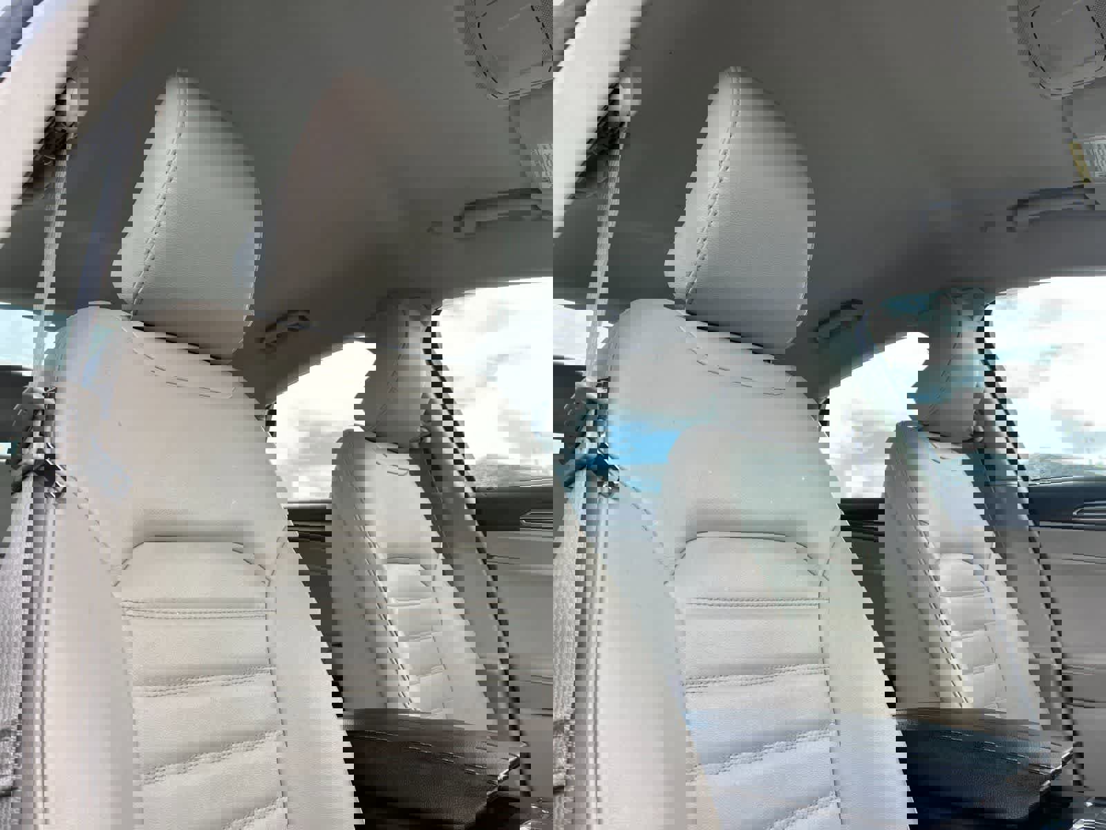 Used 2017 Ford Fusion Energi SE FWD image 17