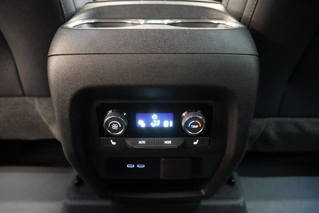 Used 2025 Chevrolet Traverse RS w/ LPO, Floor Liner Package AWD/4WD image 32