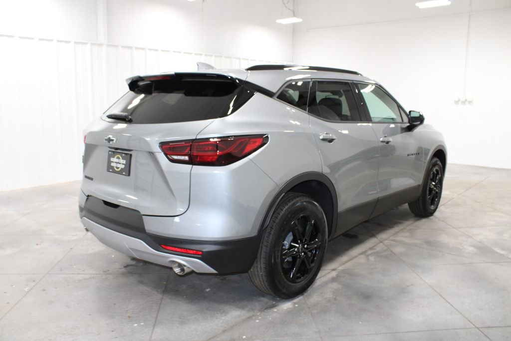 New 2025 Chevrolet Blazer LT w/ Midnight/Sport Edition image 9