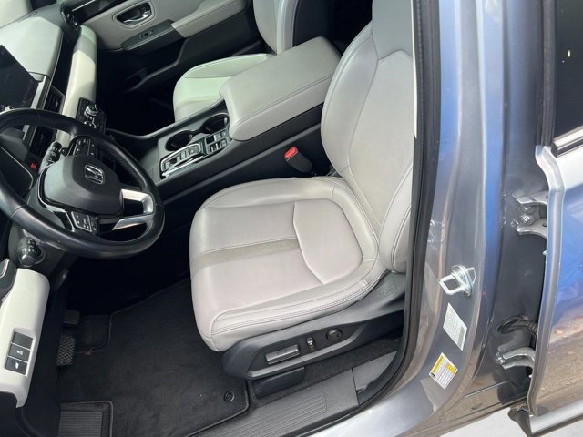 Used 2023 Honda Pilot EX-L image 11