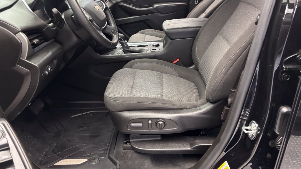 Used 2023 Chevrolet Traverse LT w/ LPO, Floor Liner Package AWD/4WD image 12
