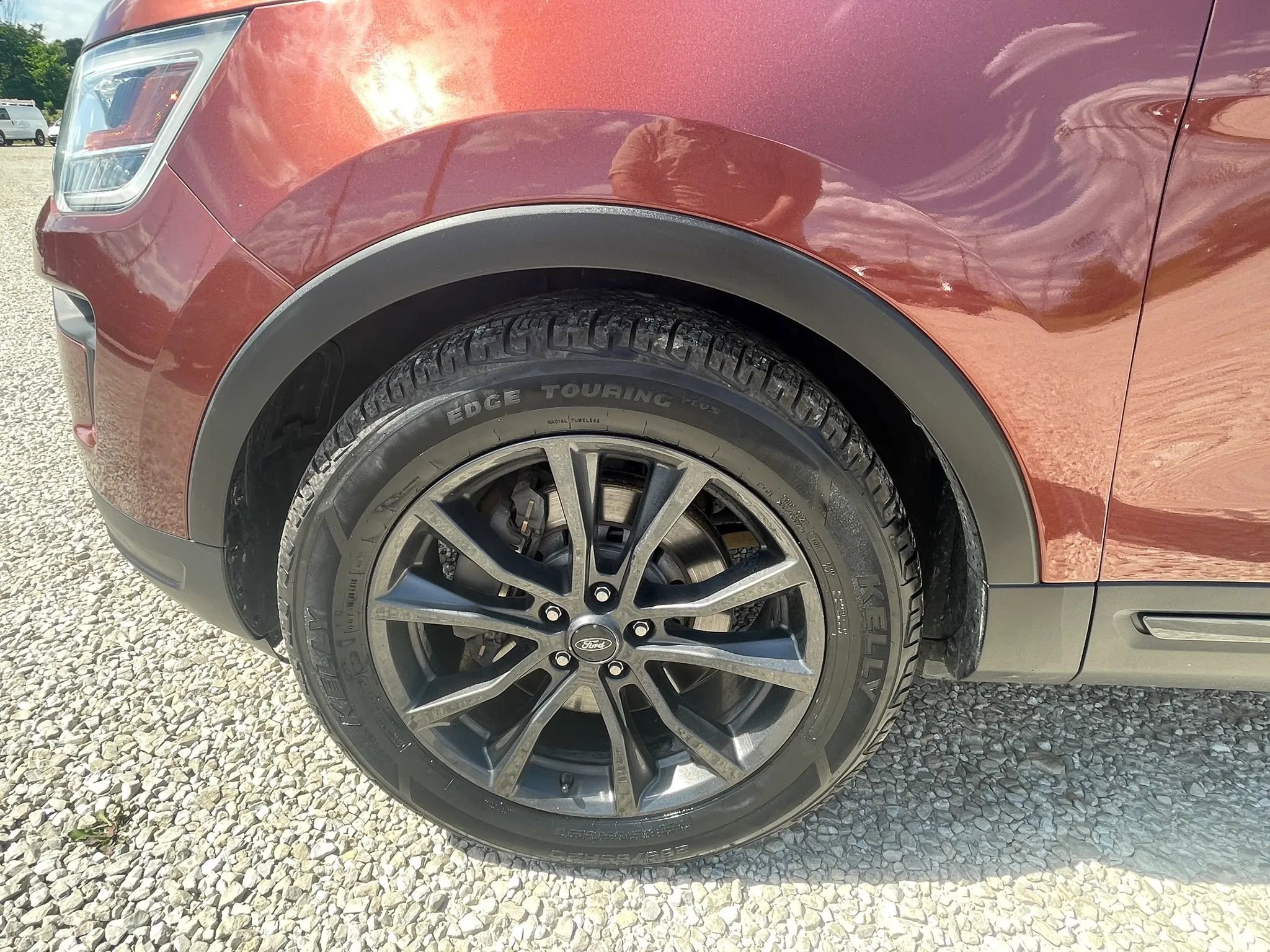 Used 2018 Ford Explorer XLT w/ Equipment Group 202A AWD/4WD image 16