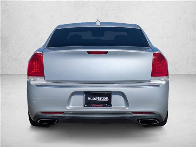 Used 2020 Chrysler 300 Touring w/ Chrome Appearance Package RWD image 7