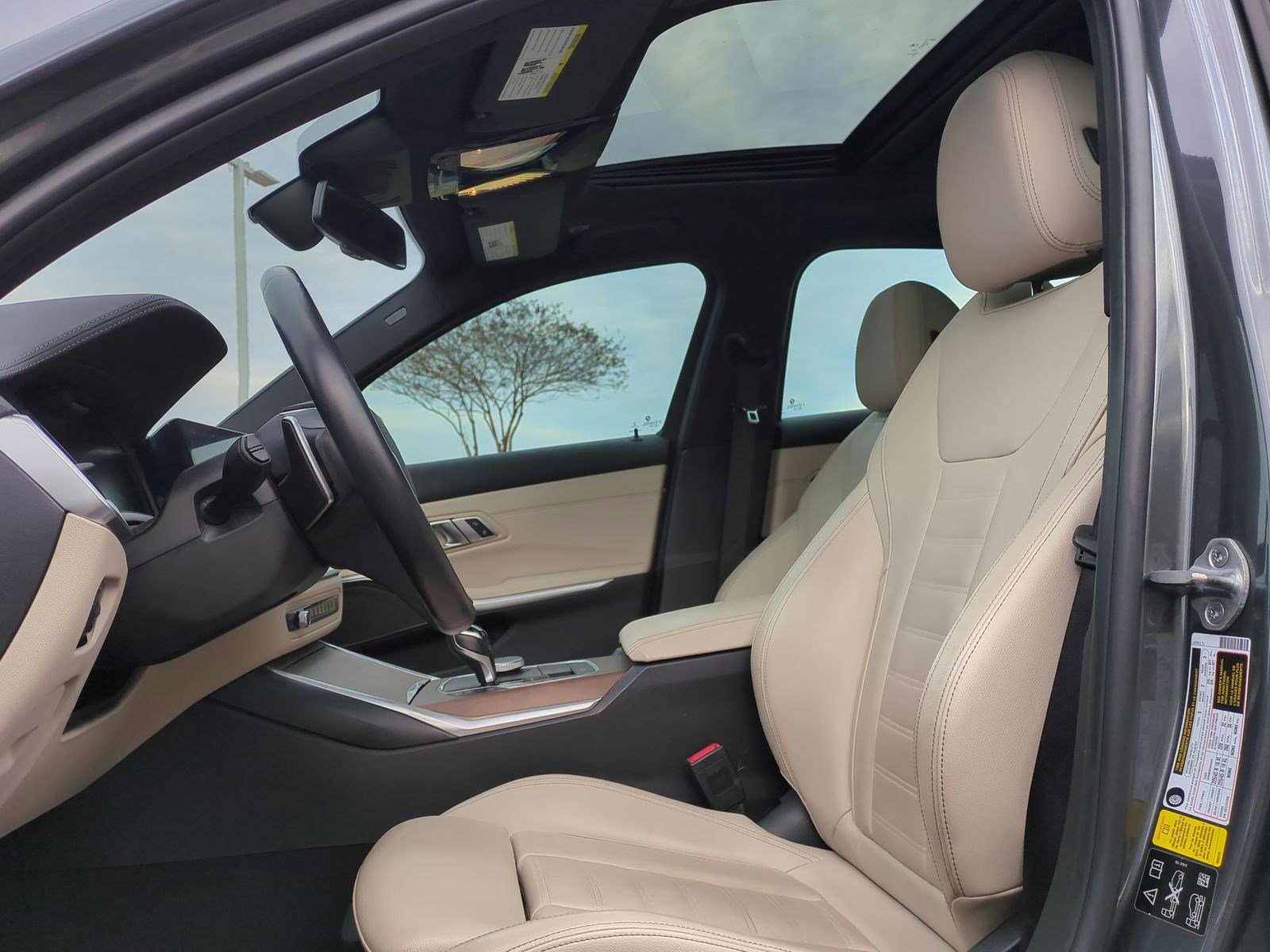 Used 2020 BMW 330i xDrive Sedan w/ Executive Package image 16