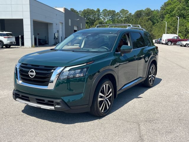 Used 2025 Nissan Pathfinder Platinum w/ Cargo Package FWD image 2