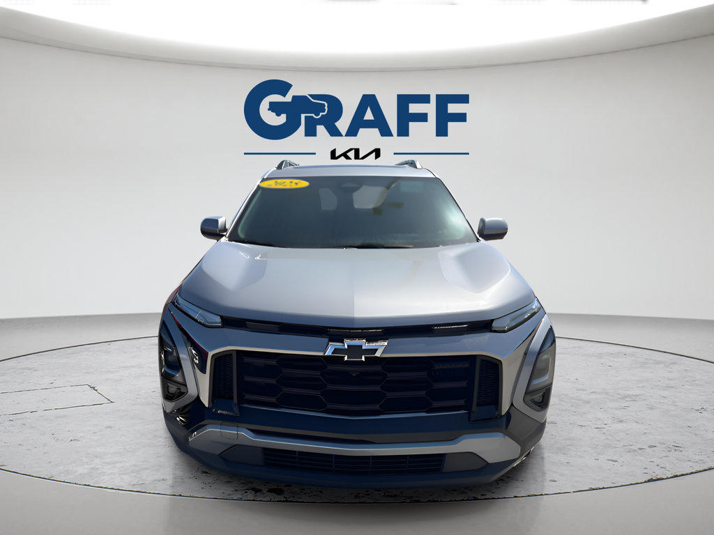 Used 2025 Chevrolet Equinox ACTIV w/ Safety and Technology Package AWD/4WD image 7