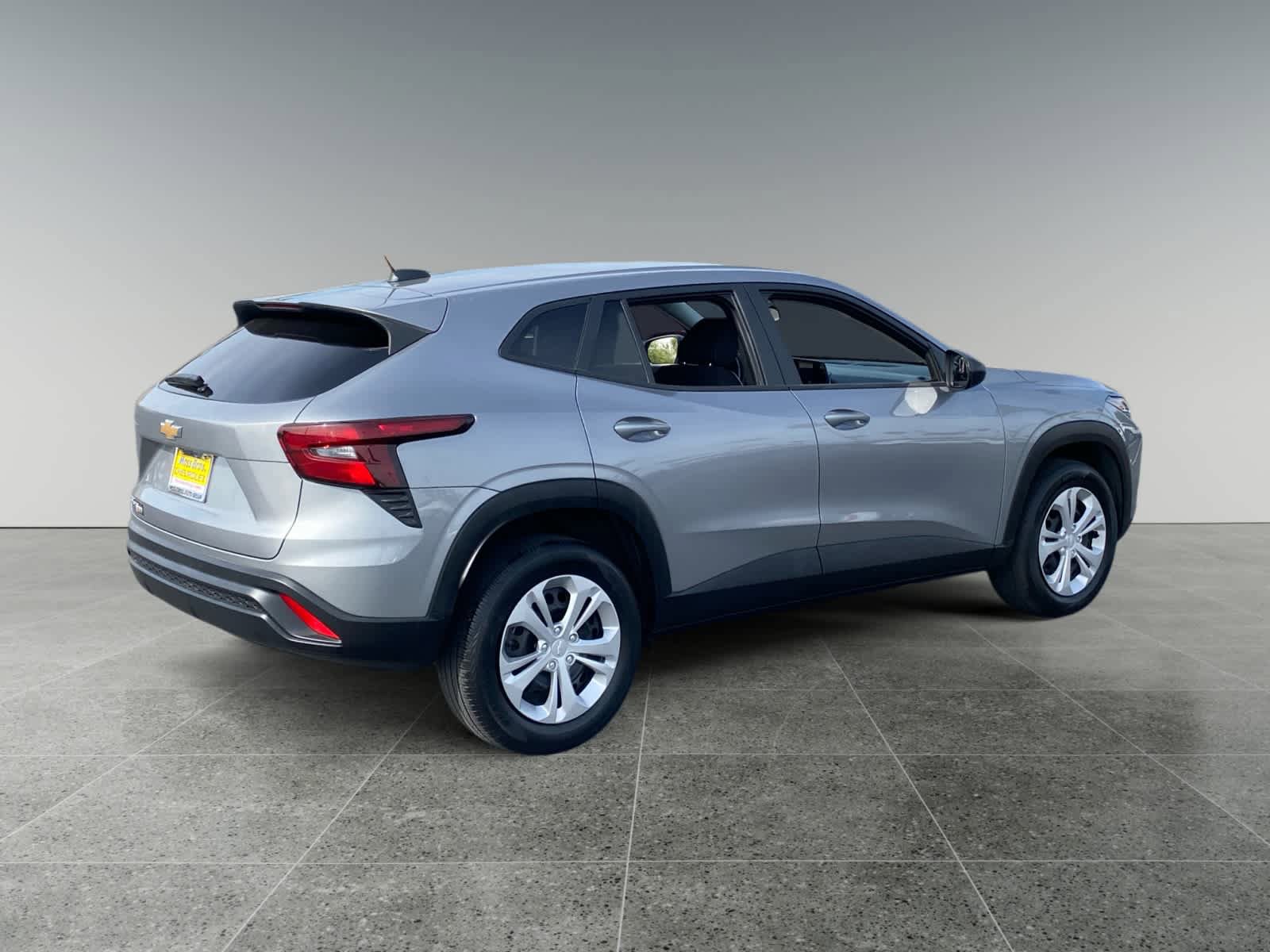 Used 2025 Chevrolet Trax LS FWD image 5