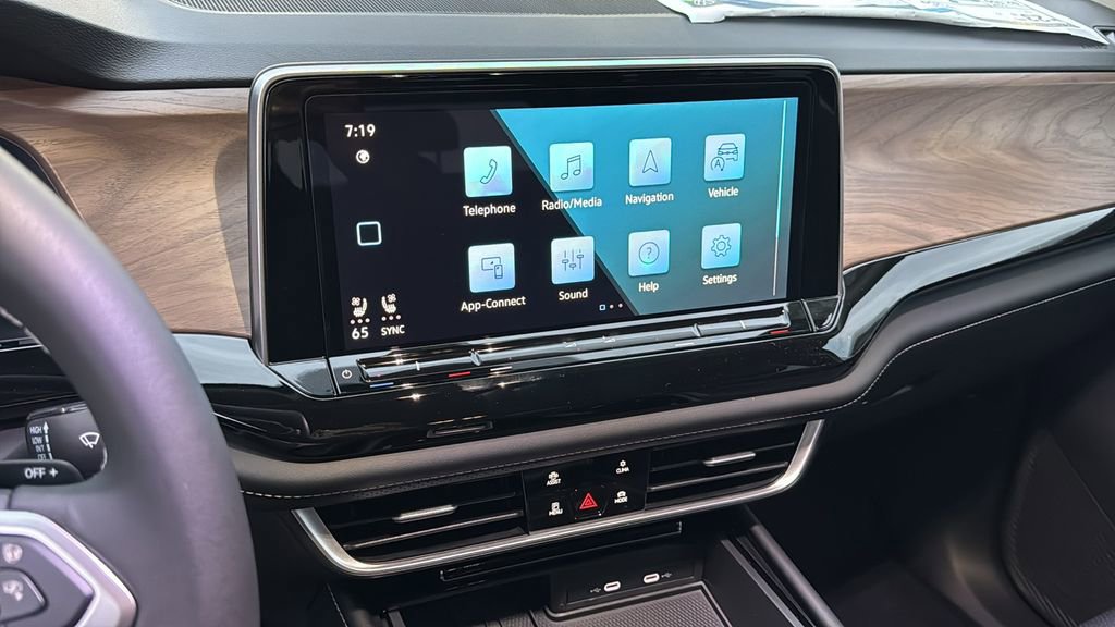 New 2026 Volkswagen Atlas SE FWD image 14