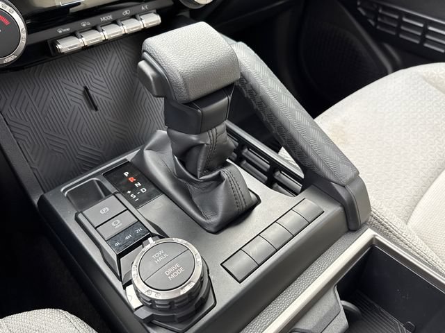 Used 2025 Toyota 4Runner SR5 AWD/4WD image 26