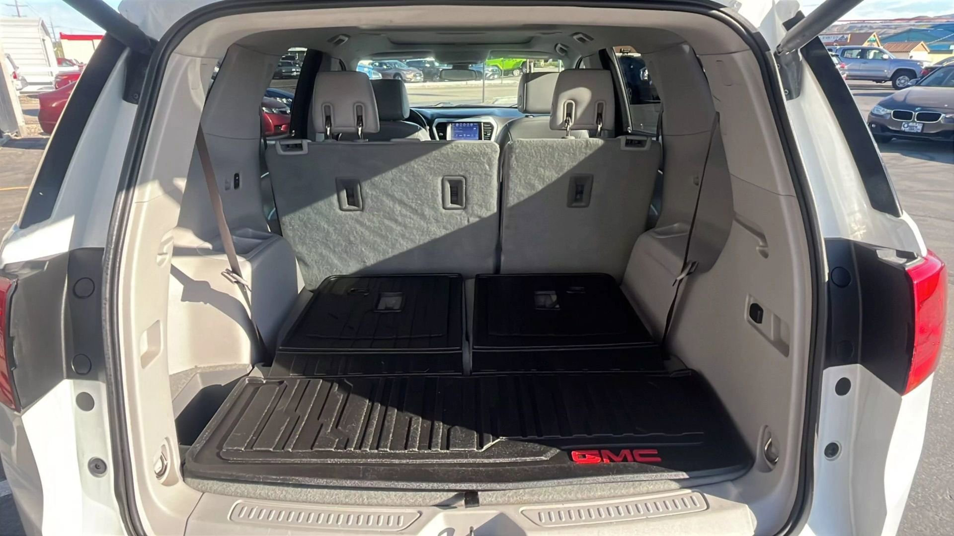 Used 2019 GMC Acadia SLT image 19