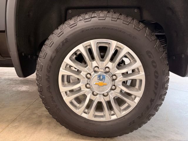Used 2023 Chevrolet Silverado 3500 High Country AWD/4WD image 15