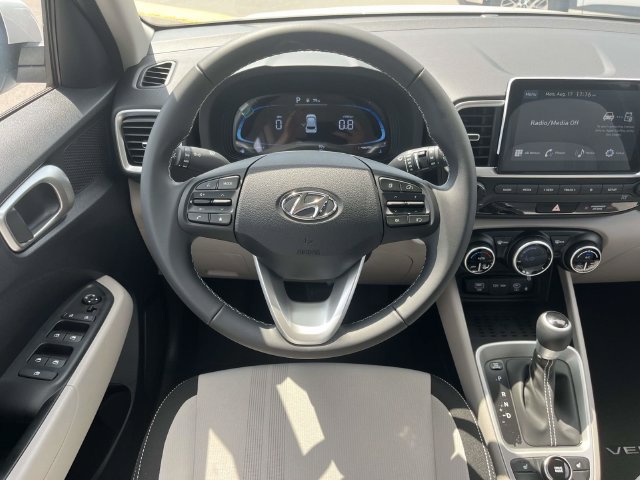 New 2026 Hyundai Venue SEL FWD image 13