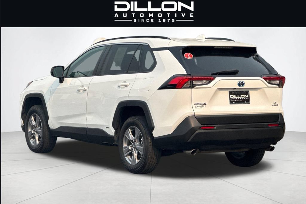 Used 2022 Toyota RAV4 LE AWD/4WD image 6