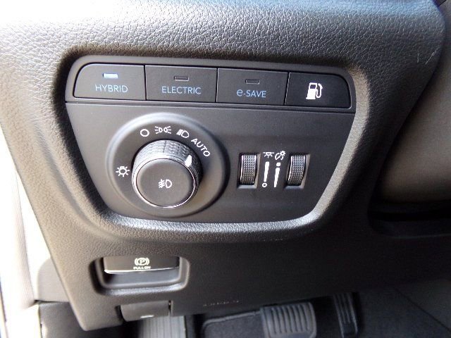 Used 2024 Jeep Grand Cherokee Limited 4xe image 11