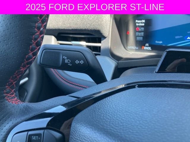 Used 2025 Ford Explorer ST-Line w/ ST-Line Street Pack AWD/4WD image 28