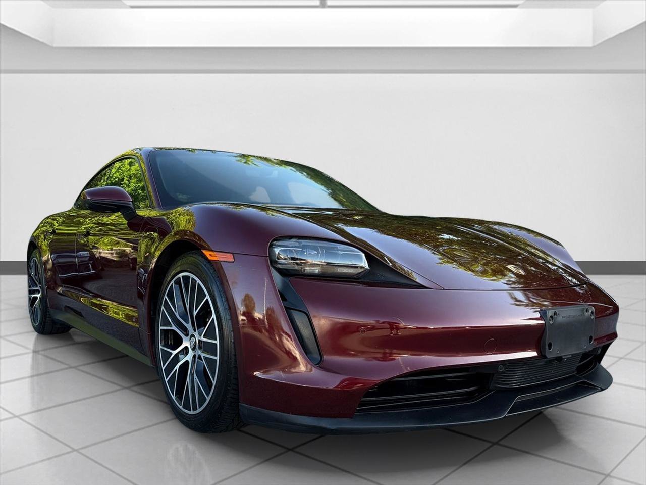Used 2022 Porsche Taycan RWD image 7