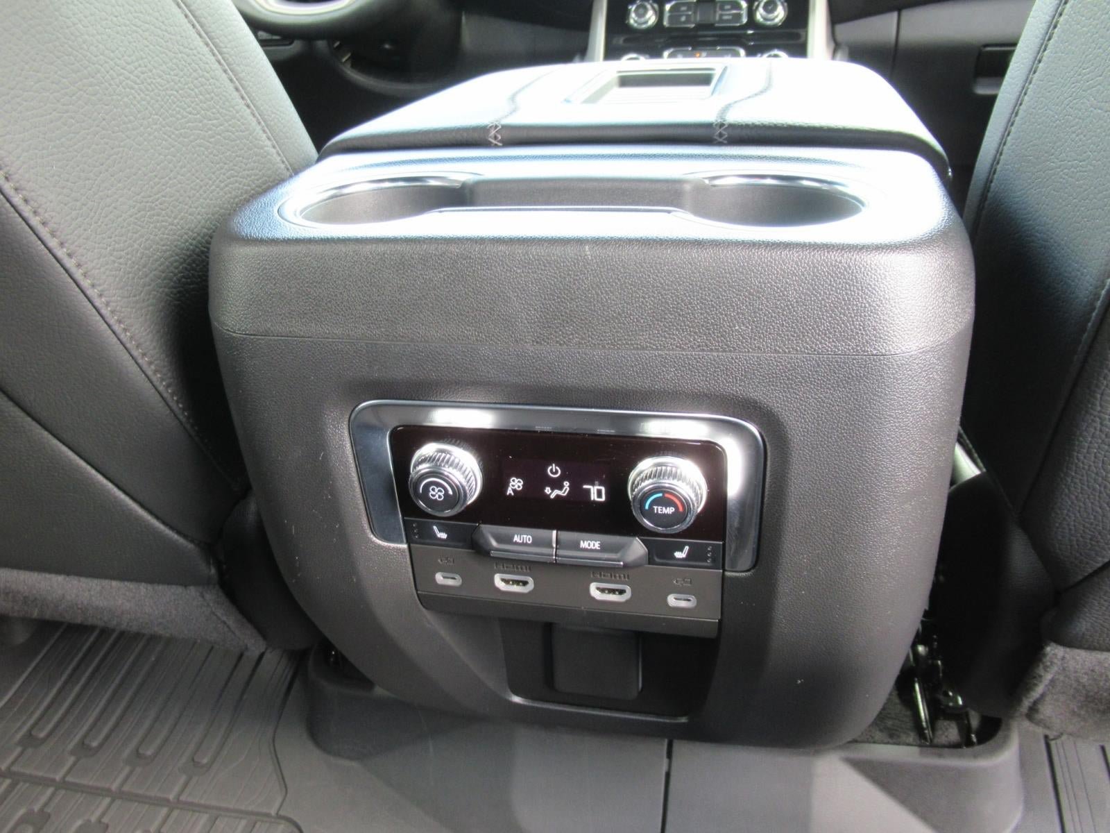 Used 2024 GMC Yukon Denali w/ Denali Reserve Package AWD/4WD image 40
