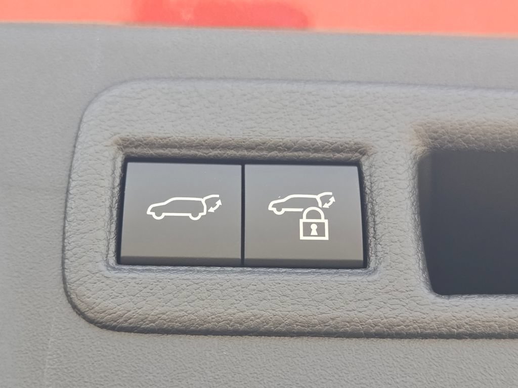 New 2026 Toyota C-HR AWD/4WD image 27