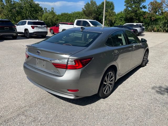 Used 2017 Lexus ES 300h FWD image 2