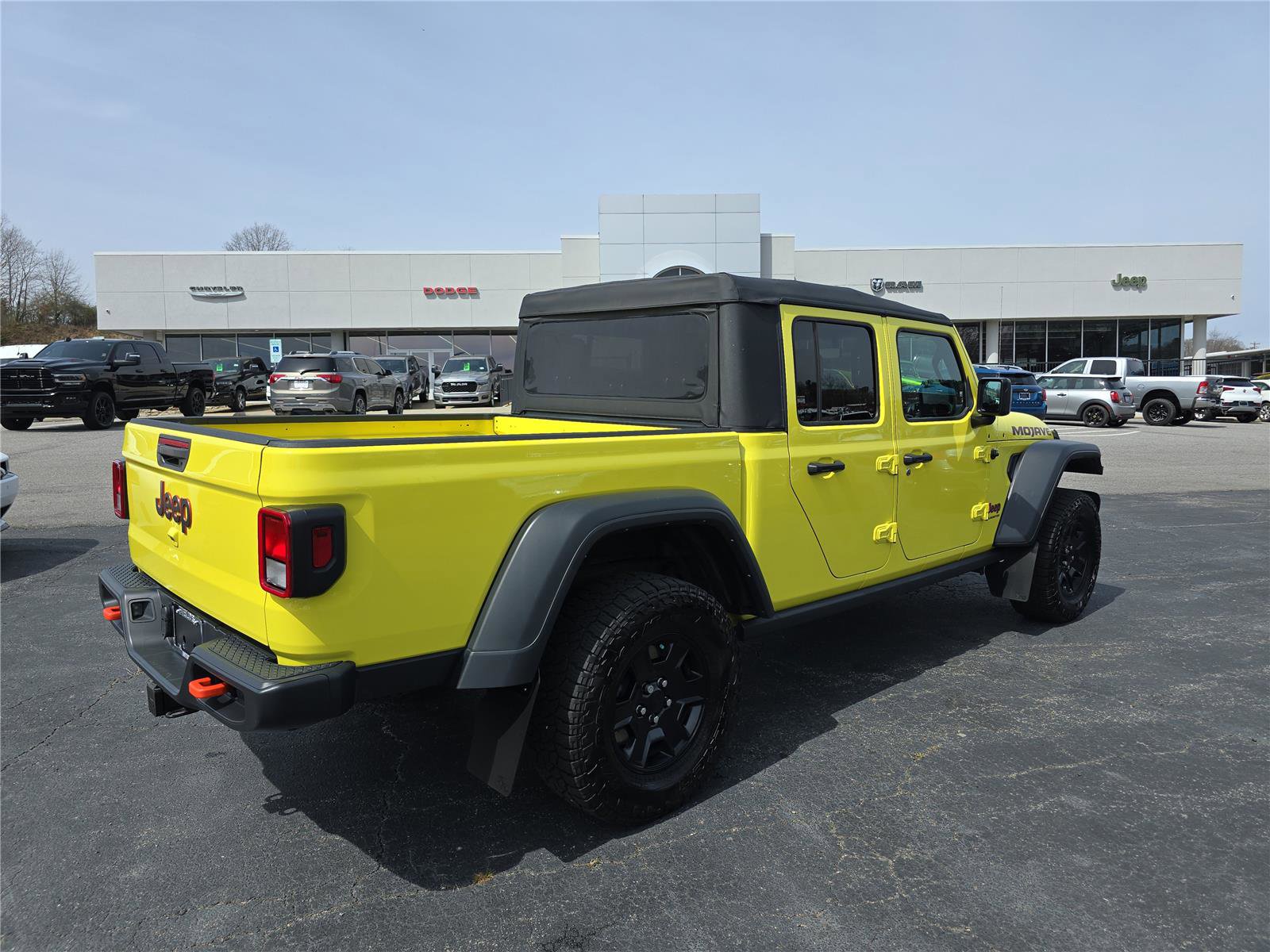 Used 2023 Jeep Gladiator Mojave image 3