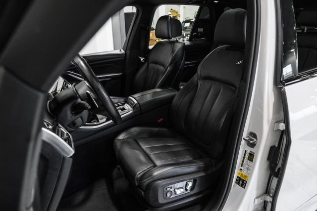 Used 2020 BMW X5 M50i AWD/4WD image 28