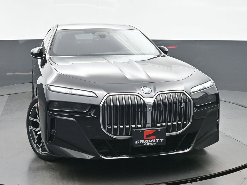 Used 2023 BMW i7 xDrive60 w/ Executive Package 2 image 8