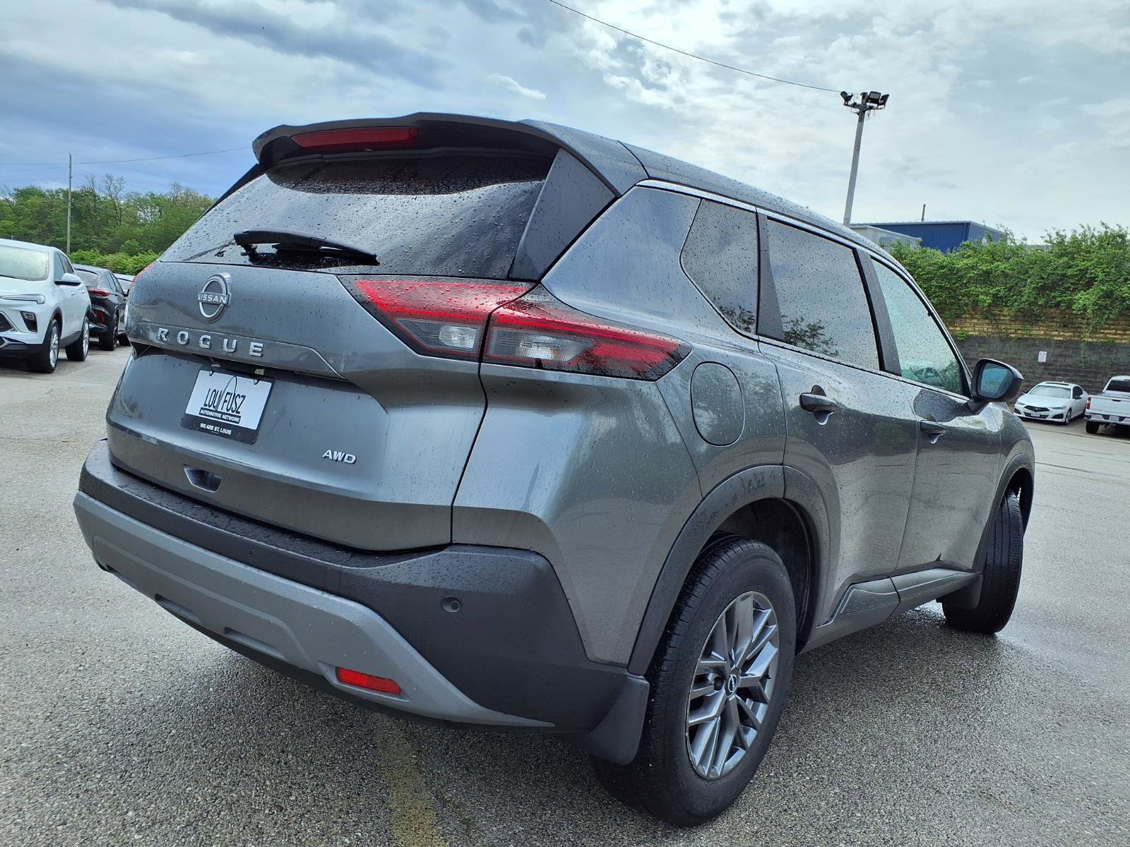 Used 2023 Nissan Rogue S image 28