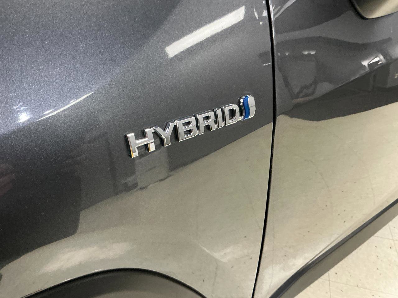 Used 2019 Toyota RAV4 LE AWD/4WD image 34