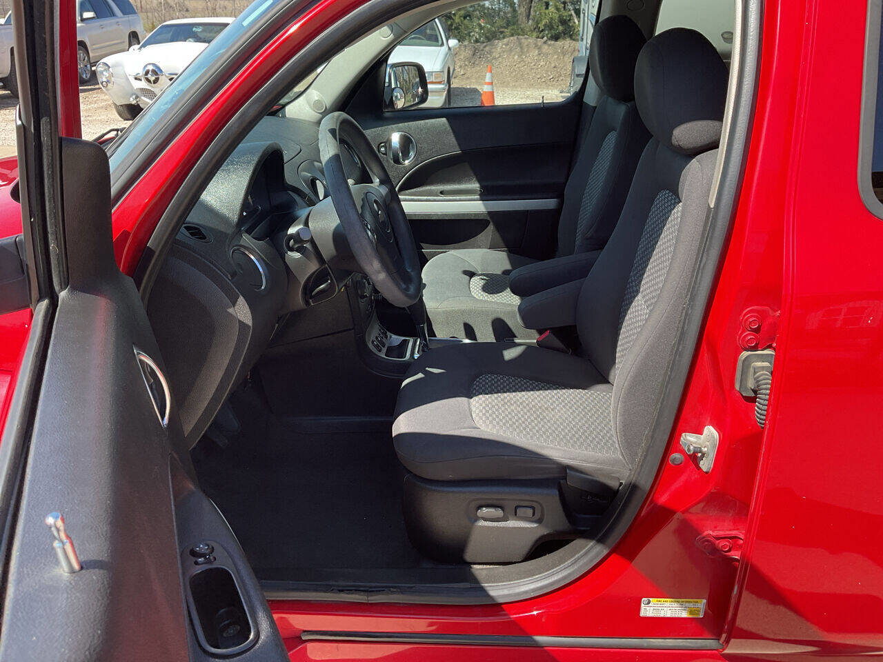 Used 2008 Chevrolet HHR LT image 15
